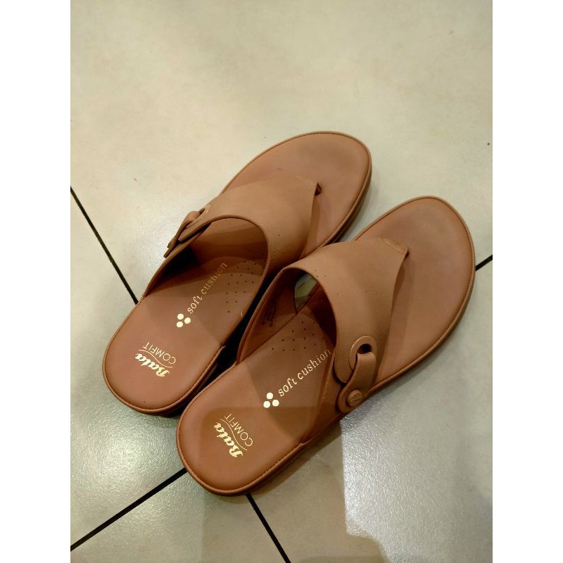 Sepatu dan sandal bata