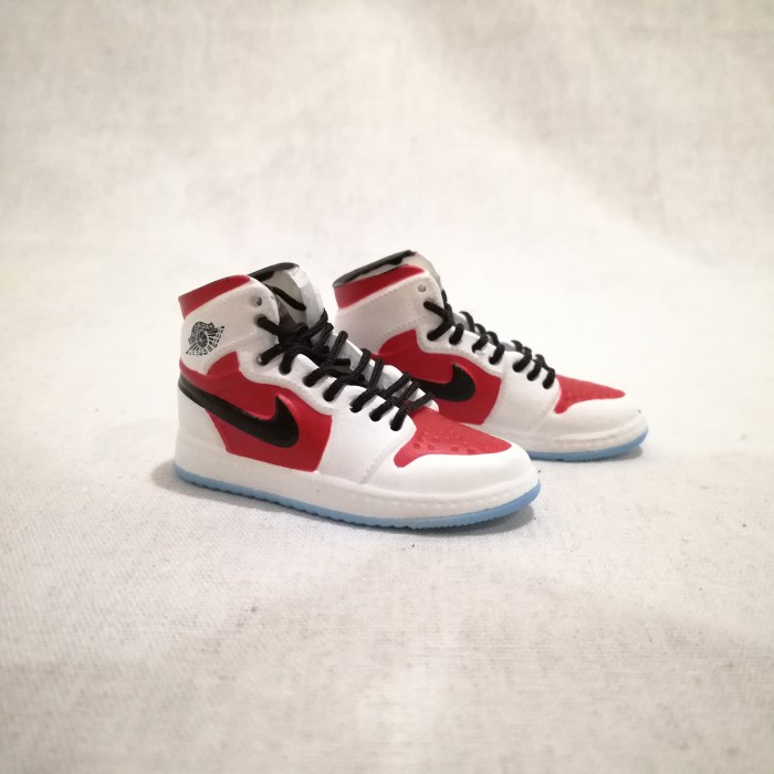 AIR JORDAN 1 AJ1 CARMINE 3D SNEAKERS KEYCHAIN MINIATUR