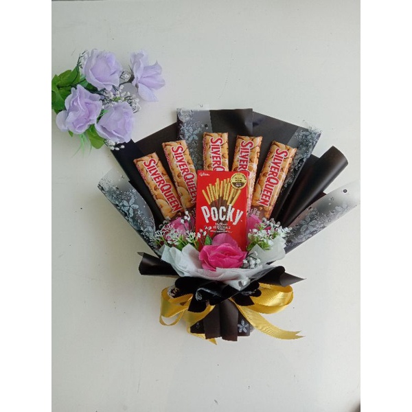 

buket coklat Silverqueen, buket poky. buket wisuda