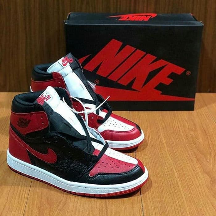 Nike Air Jordan 1 Retro High OG Homage 