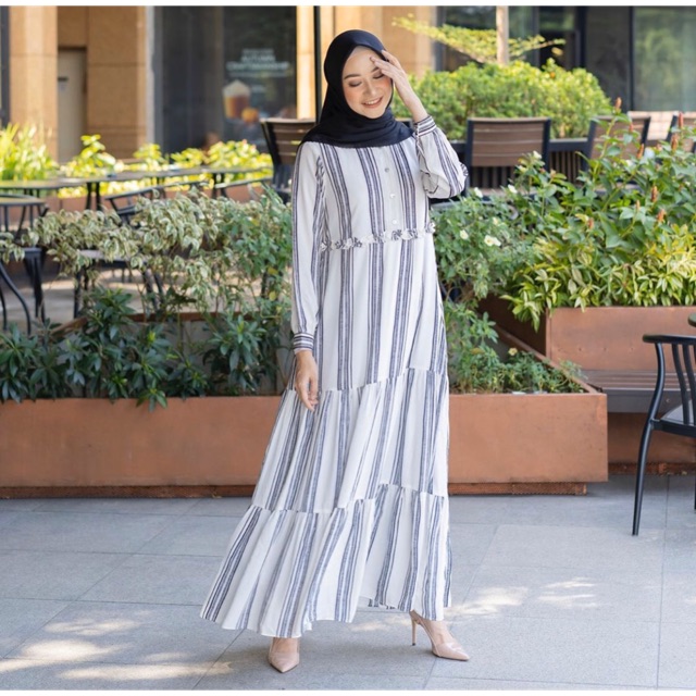 Malte Dress Off White by HeavenLights