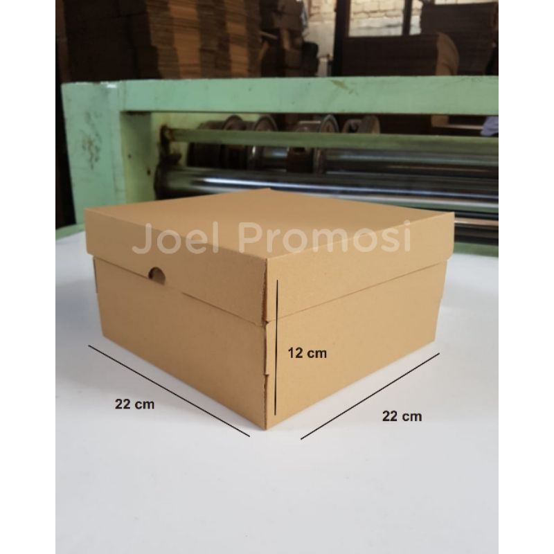 

Kardus 22x22x12 cm/dus kue tar/dus bolu/dus kue lapis/packaging