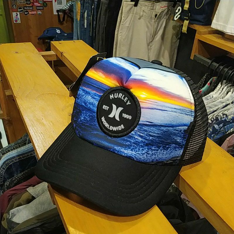 TOPI TRUCKER HURLEY