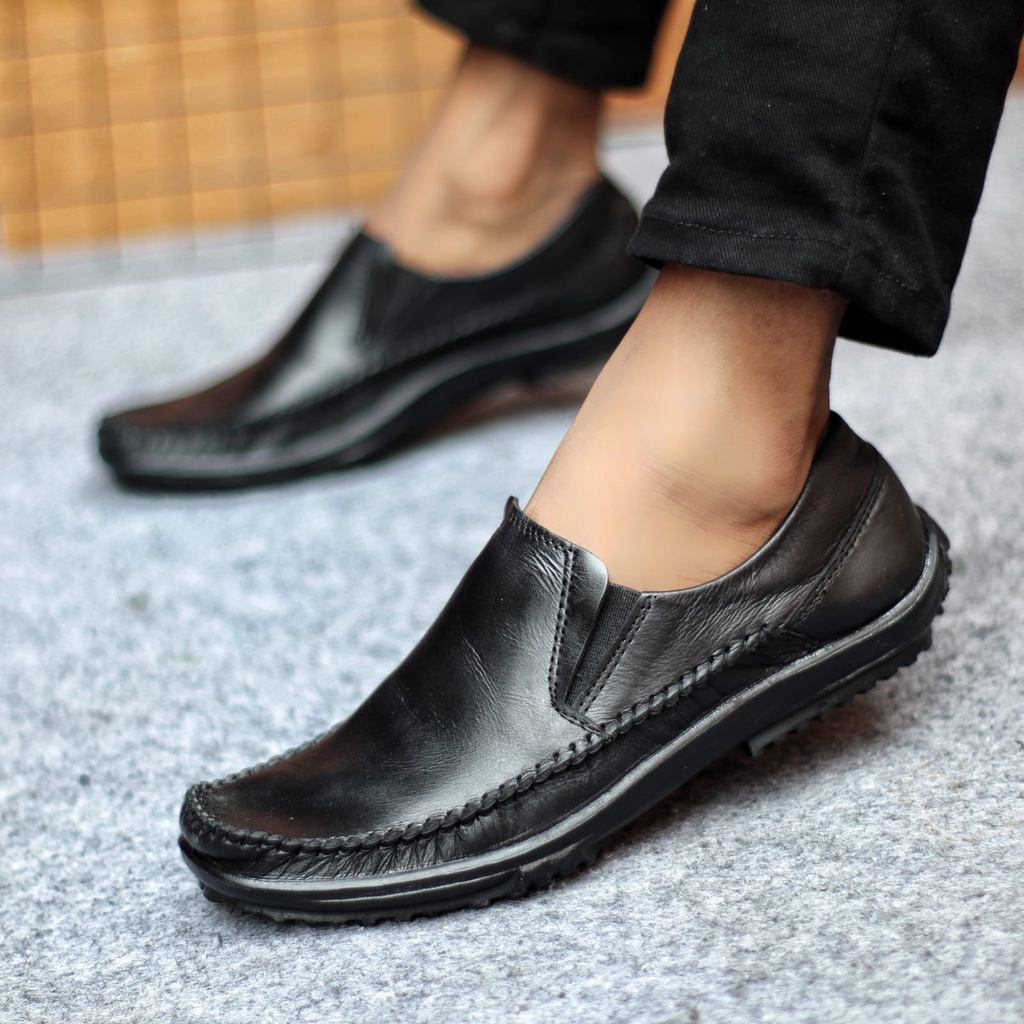 MOLK Sepatu Kasual Slip On Pria Kulit Asli Trendy Kekinian Pantofel Kerja Kantor Murah Anti Slip