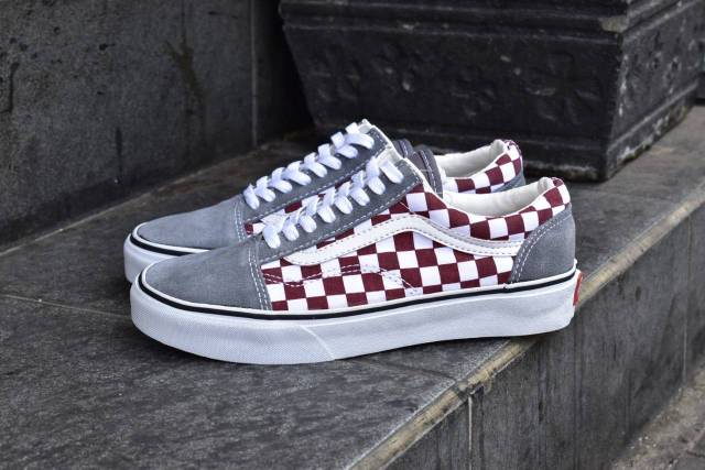 vans checkerboard maroon