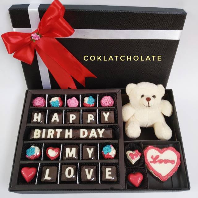 

KADO COKLAT EKSKLUSIF GRATIS BONEKA BERUANG CANTIK ULANG TAHUN