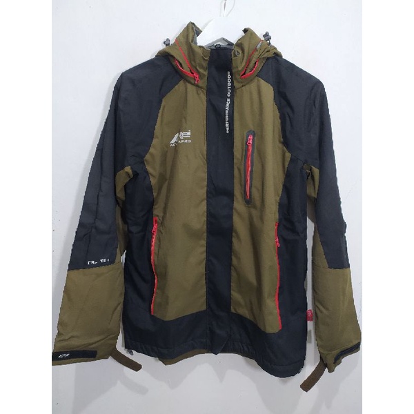JAKET GUNUNG REI SECOND