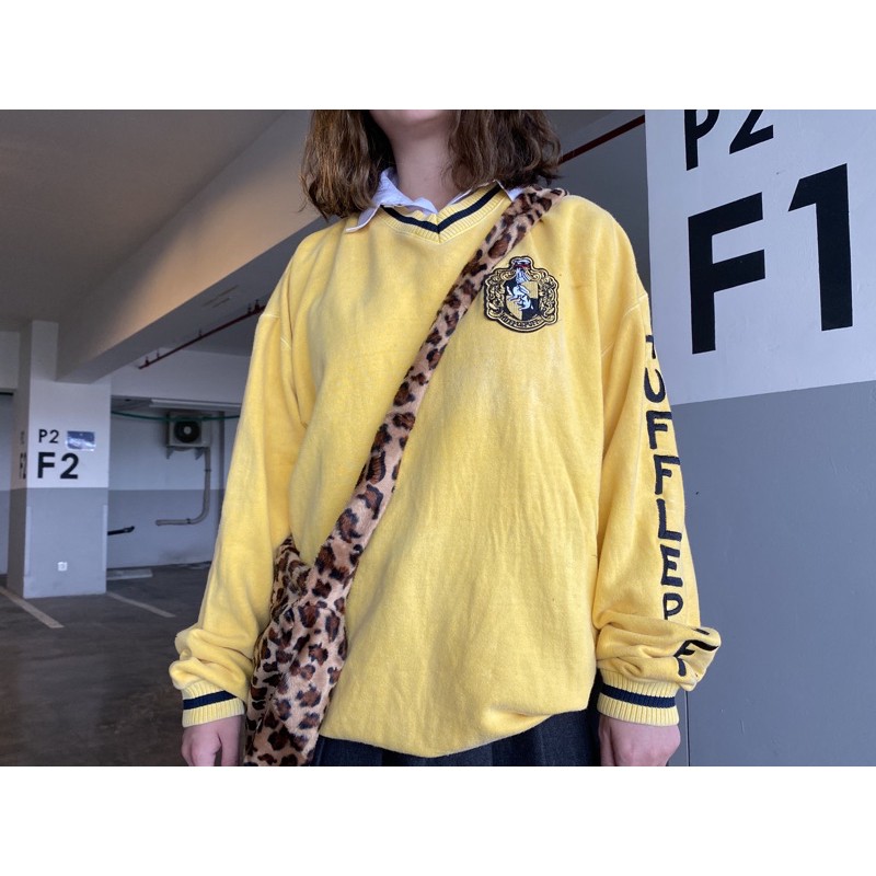 hufflepuff harry potter hogwarts crewneck