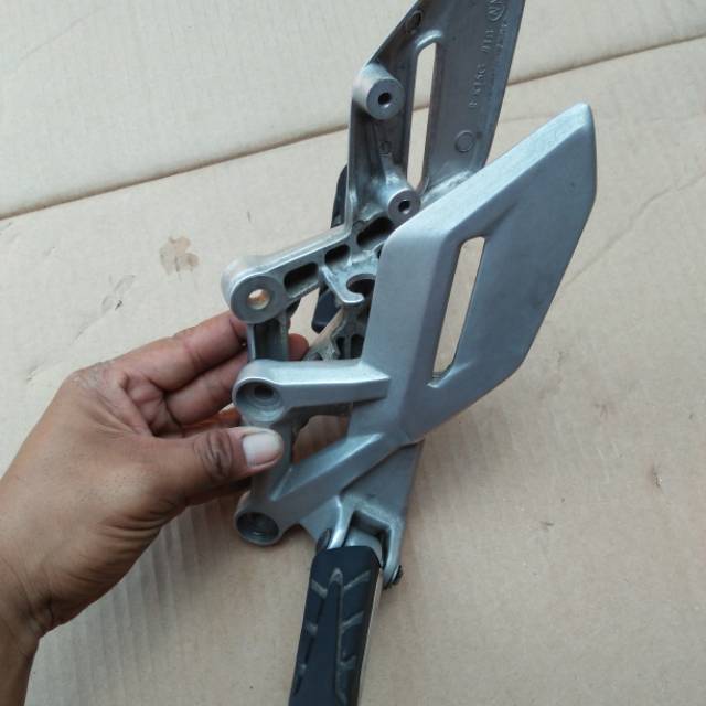 Footstep step Postep bostep Dudukan pijakan Kaki Depan Honda New CB 150 R cb150r Cb150R Led ori