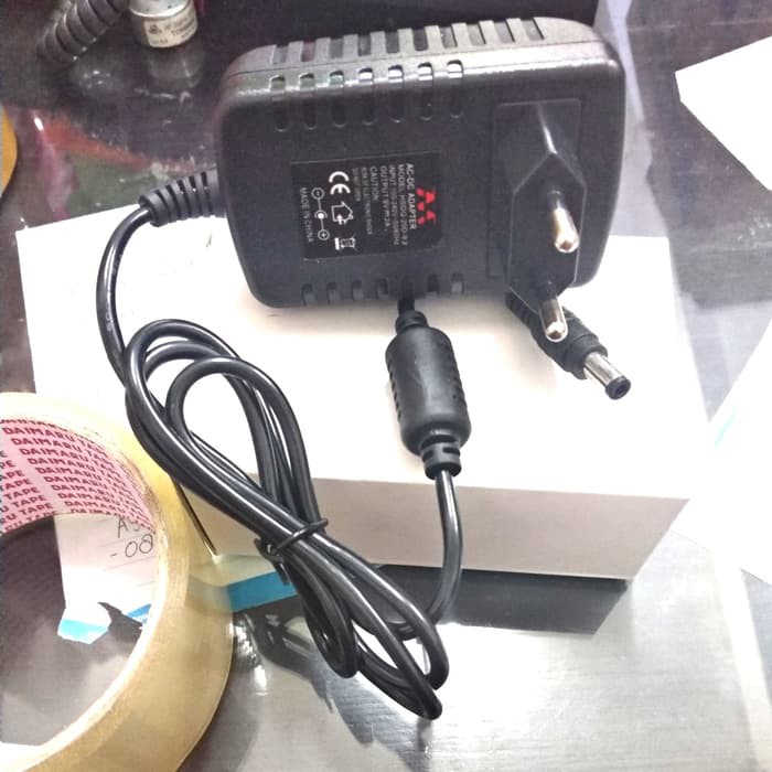 Adaptor Colokan Charger Chargeran 9v 2a 9 volt 2 amper ampere 9volt