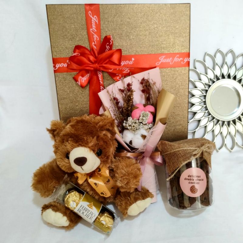 

Hampers SPESIAL Boneka Teddy Bear - Hadiah Spesial/ Ulang Tahun/Anniversary/Graduation/Gift
