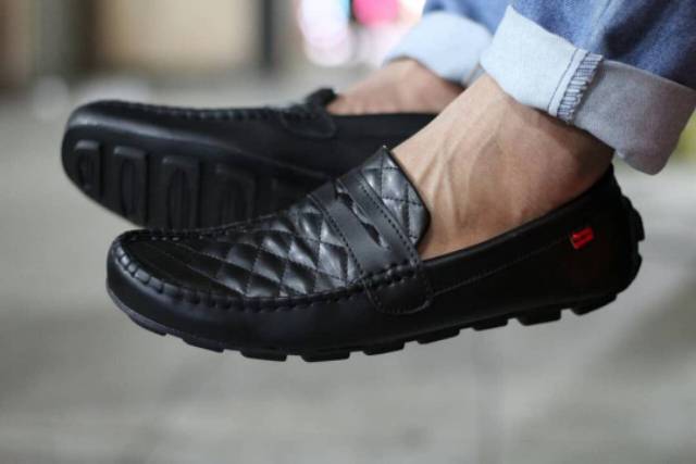 SEPATU SLIP ON PRIA KULIT SINTETIS CASUAL