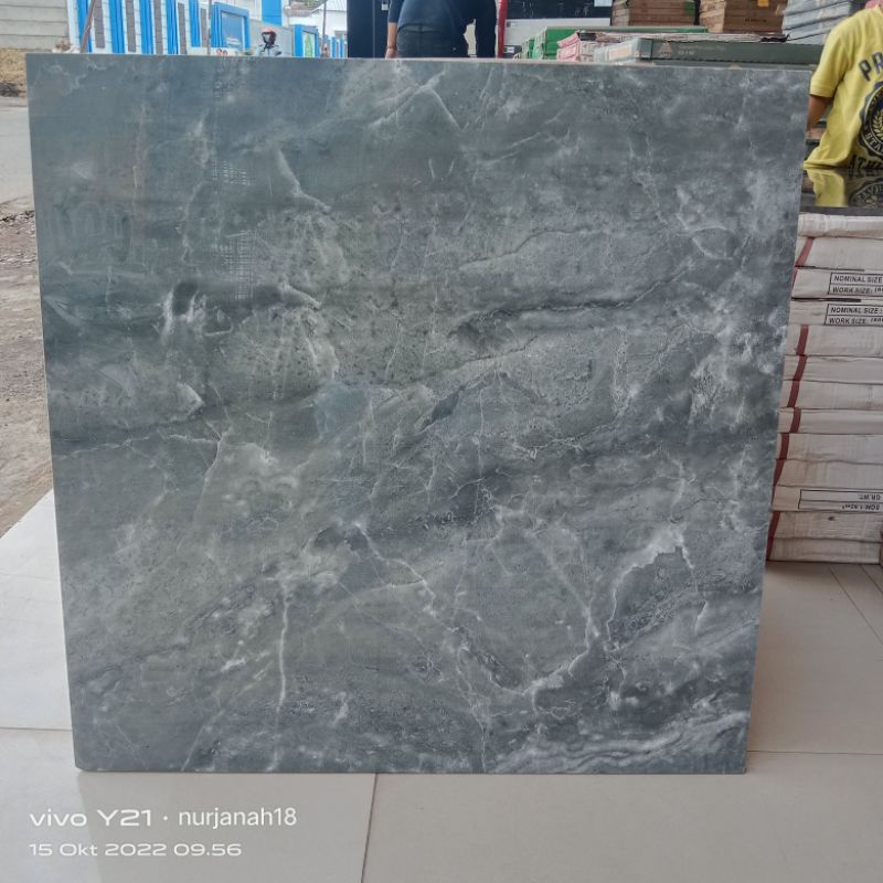 Granit 60x60 Black alaska