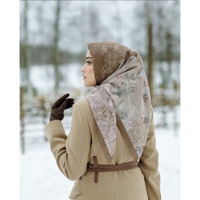 Preloved Buttonscarves Frozen Wood