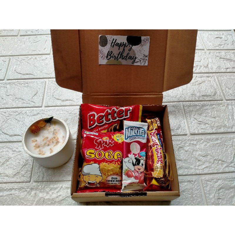 

Hampers Snack box murah/ Hampers ulang tahun/ Snack box wisuda