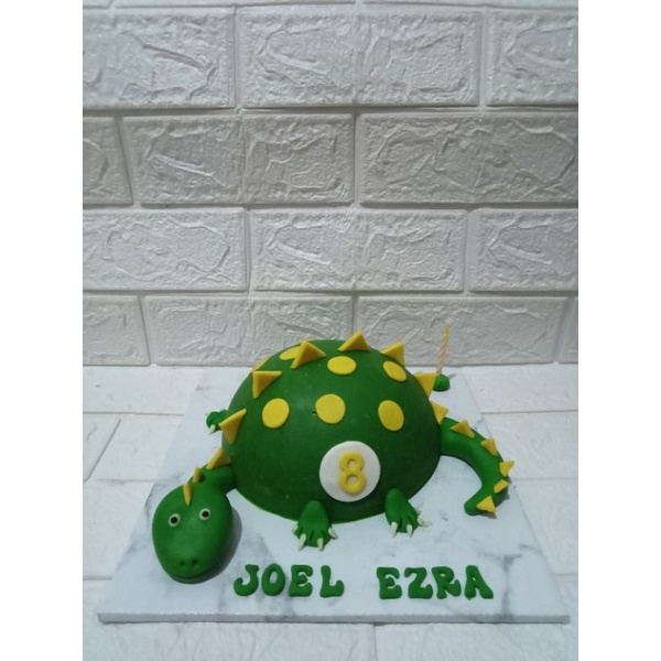 

Pinata Cake Dinosaurus