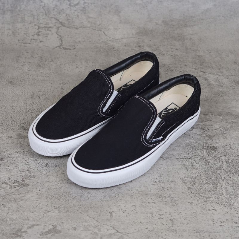 Vans Slip On Black White