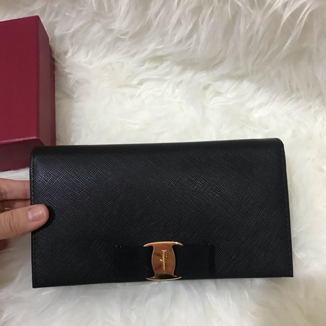 Salvatore Ferragamo WOC Wallet on Chain