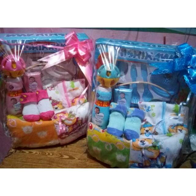 

Parcel baby blue pink