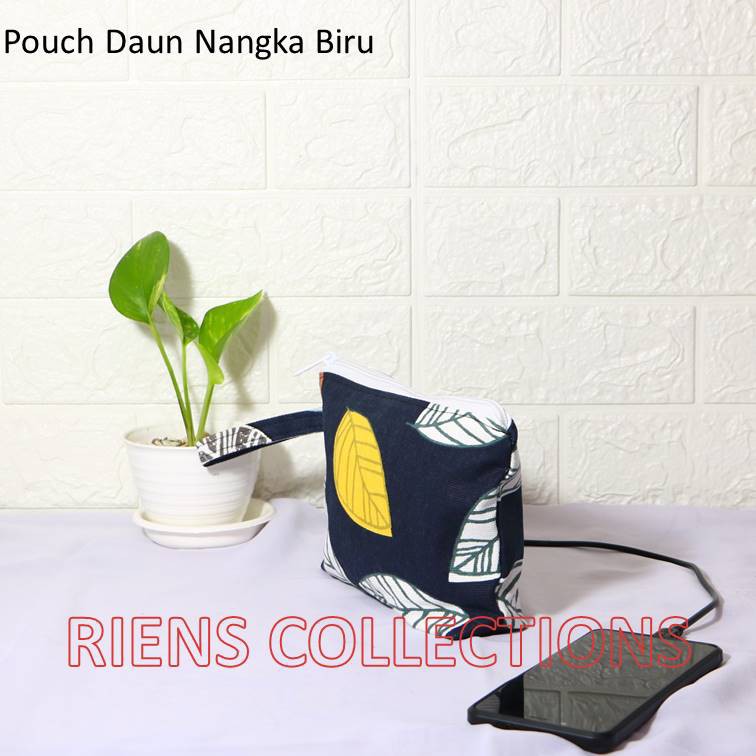 DOMPET KANVAS POUCH KANVAS MOTIF DAUN NANGKA BIRU. Riens Collections