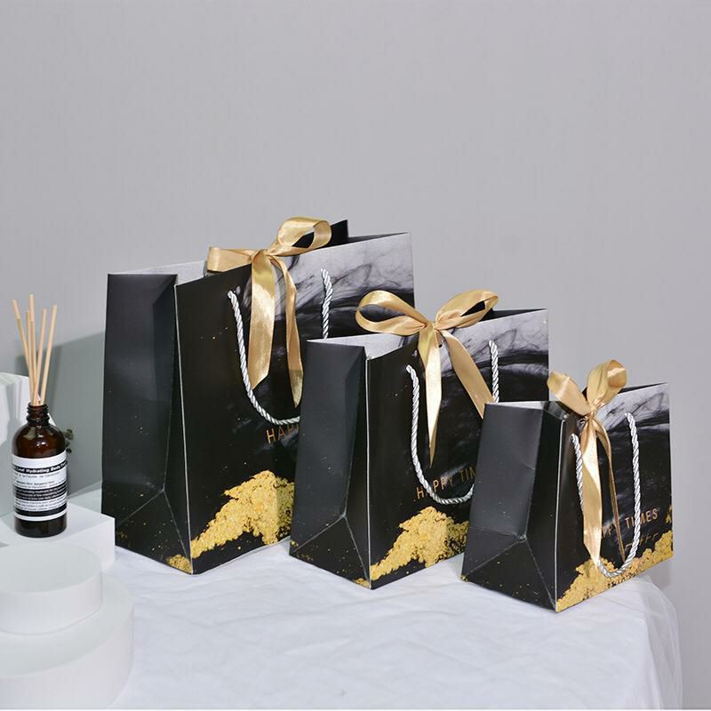 

Paperbag Happy Black | Tas Kertas Happy Black | Goodie Bag Kertas Happy Kelipatan 10 pcs !!!