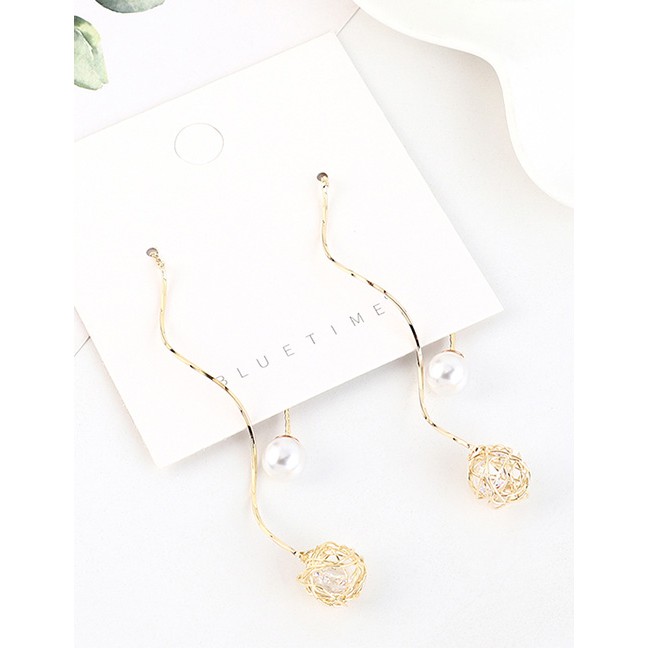LRC Anting tusuk Fashion Golden Gold-plated Pearl Ball Cutout Long Earrings