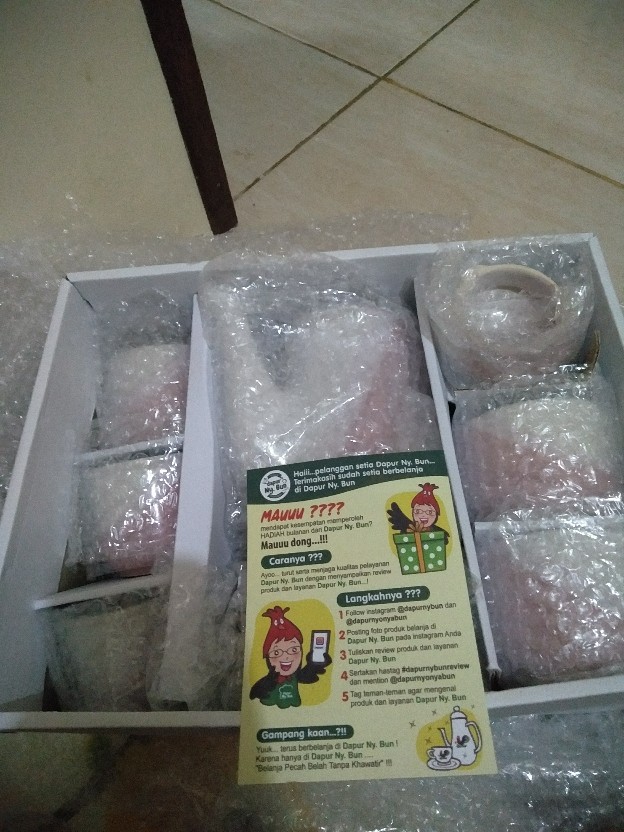 Teko Set Nikura Two Tone / 1 Teko & Tutup + 5 Cangkir + 5 Saucer