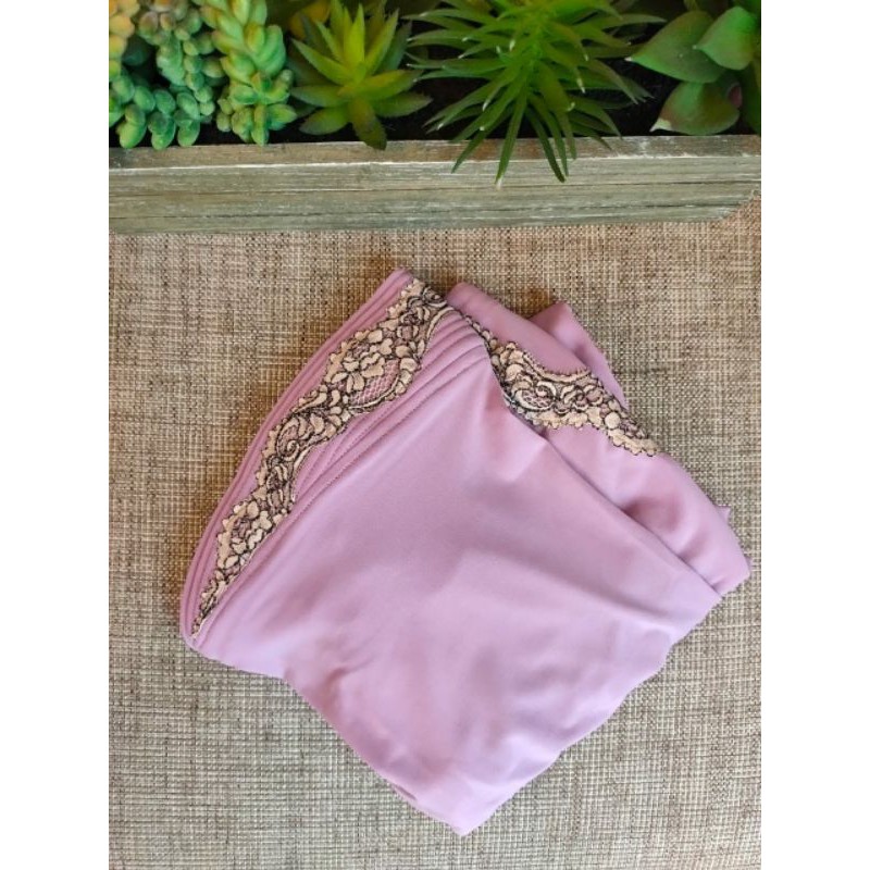 RENDA GARIS HITAM | HIJAB RENDA | ORIGINAL | AZZURASCARF | HIJAB INSTAN | BERGO INSTAN | JILBAB-Soft ungu