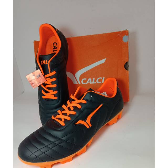 Sepatu bola, sepatu calci