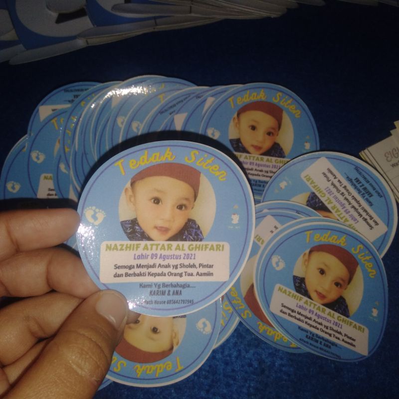 

CETAK STIKER LINGKARAN / BULAT/ TEDHAK SITEN DLL FREE CUSTOM TANPA MINIMAL ORDER