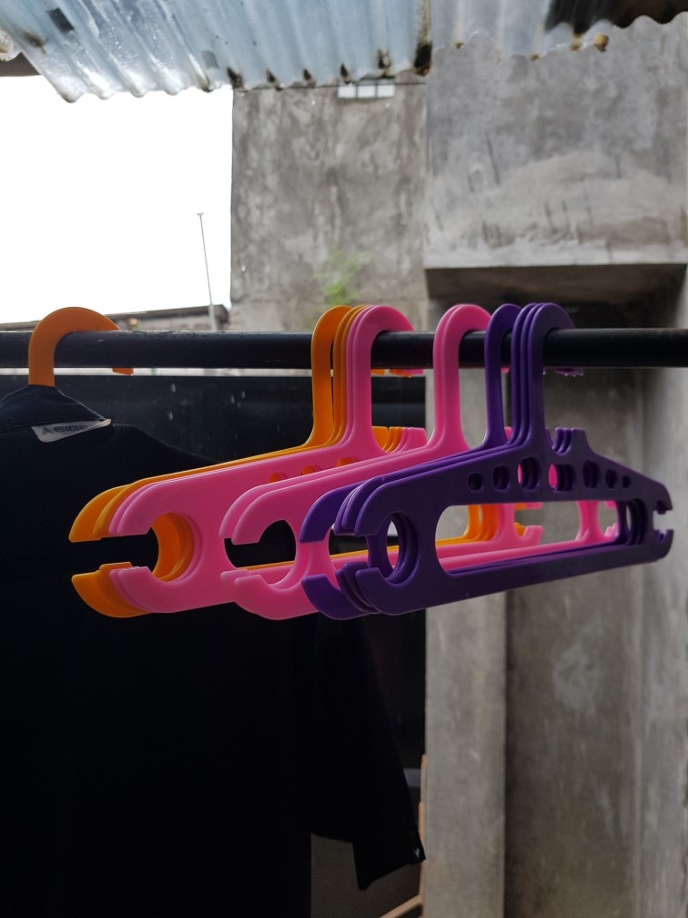 Hanger Baju Gepeng / Hanger Plastik Pipih Kyoto By Calista/ Per-6bj