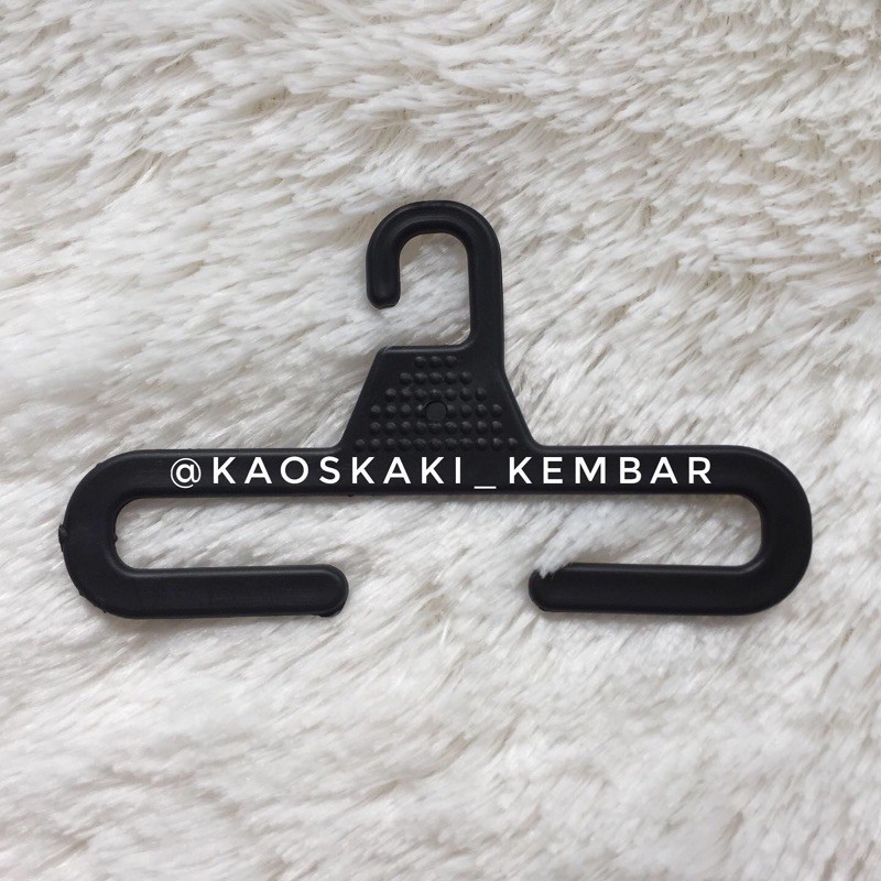 500 Gram Hanger / Gantungan Kaos Kaki Segitiga