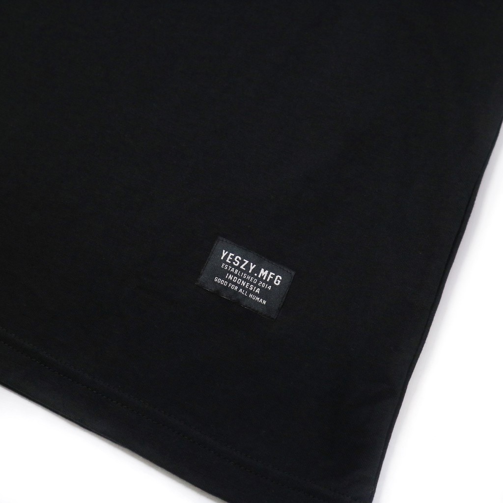 YESZY.MFG Tshirt Black Cyber Small F White