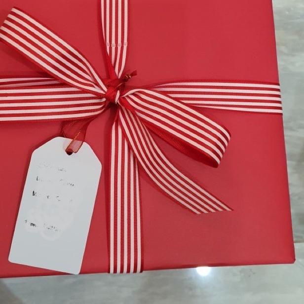 

♧ Bungkus kado polos & pita ◙