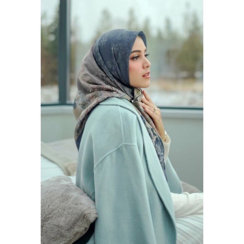 buttonscarves x Disney Frozen Mirage Satin square