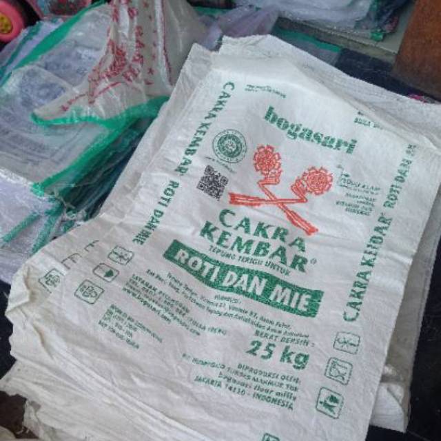 Karung Bekas Beras Dan Tepung Terigu 25kg Indonesia