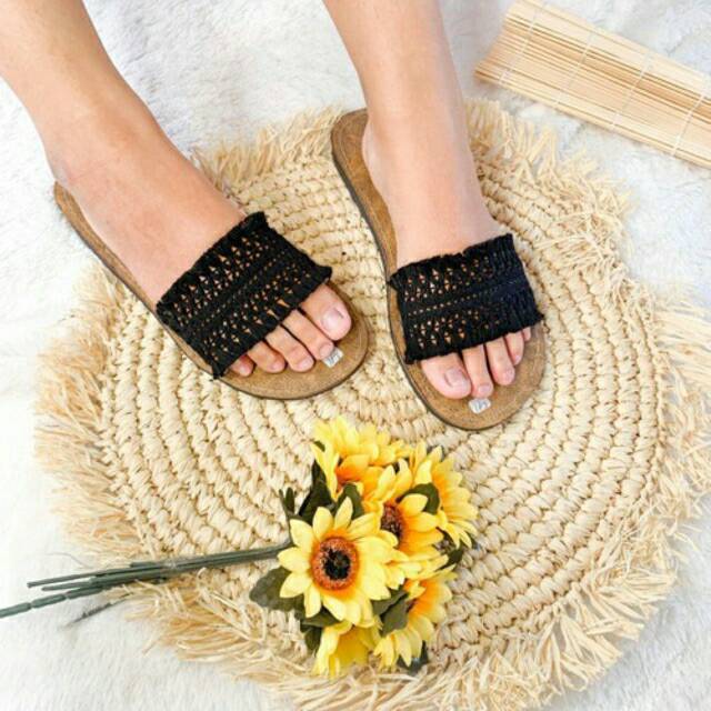SANDAL BOHO // LILY SLOP BROWN