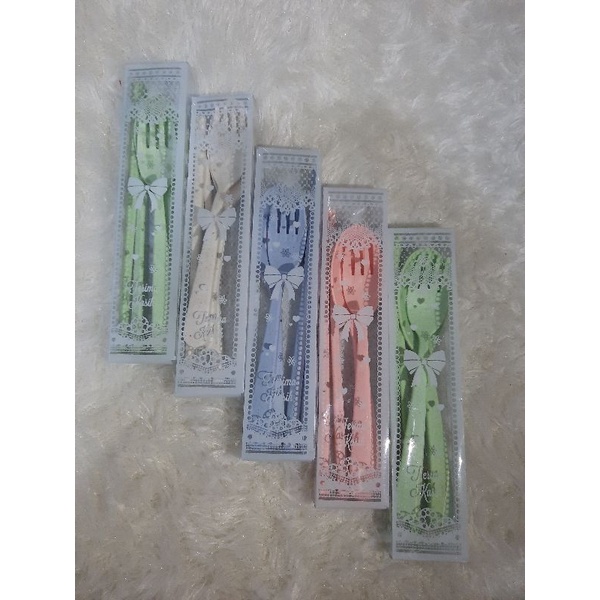 Souvenir sendok jerami kemasan mika