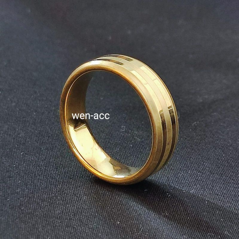 Cincin Simple Garis Polos Titanium Pria dan Wanita Baru