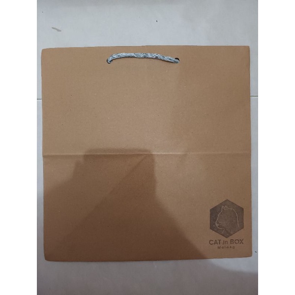 

paperbag untuk hampers ulang tahun bucket 24 x 24 x 25cm