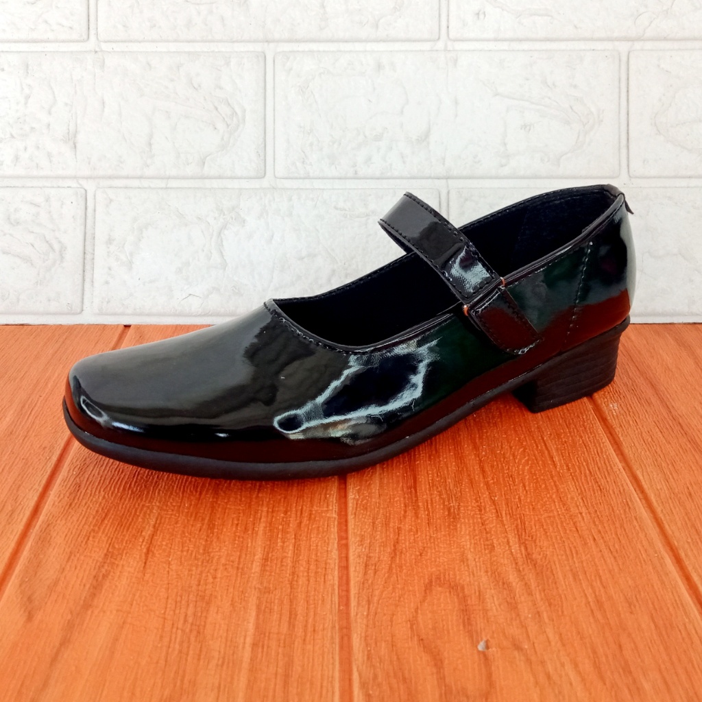 GG01 Sepatu Pantofel Glossy Kilap Hak 3cm Size 37-41 Hitam