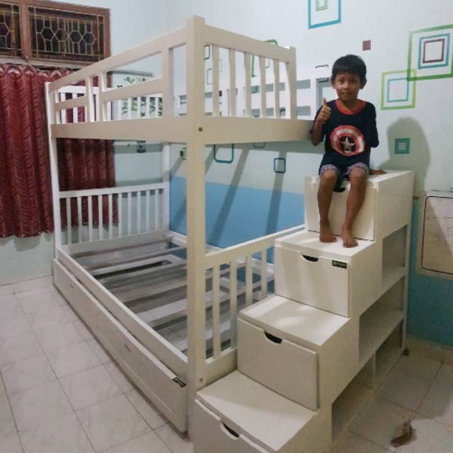 Tempat tidur 3 tingkat anak