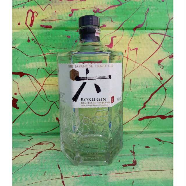 Botol bekas minuman keras import Roku gin