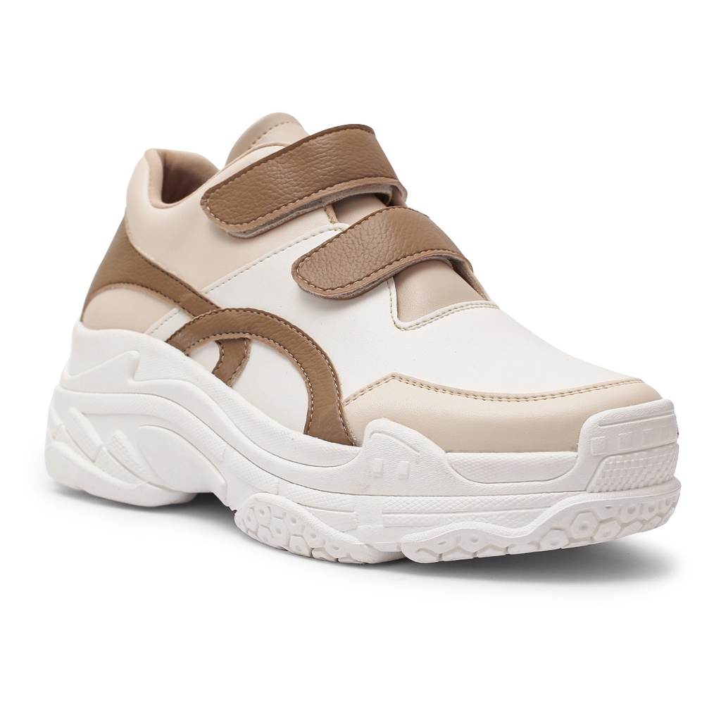 KHK by Khakikakiku Baggy Creamy Latte Sneakers