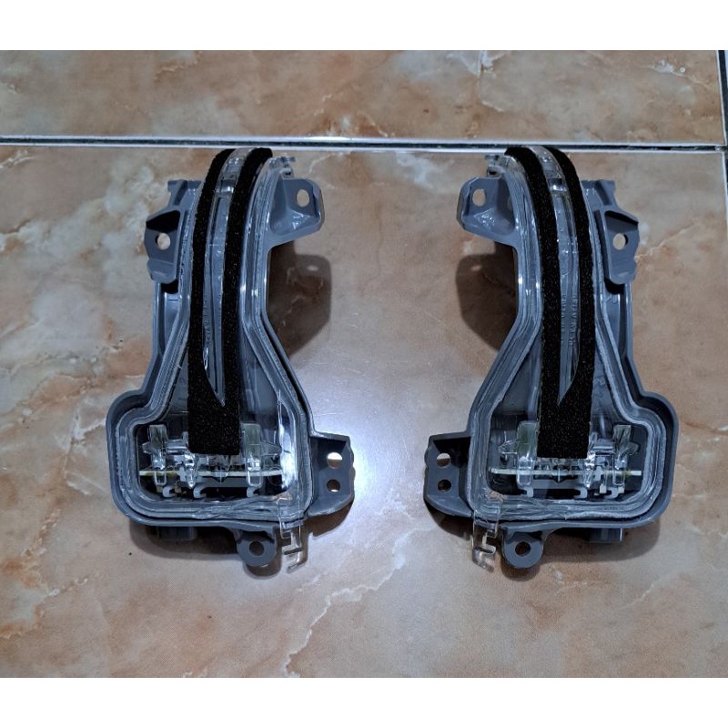 Lampu Sein spion HONDA BRV MOBILIO JAZZ BRIO 2018 original