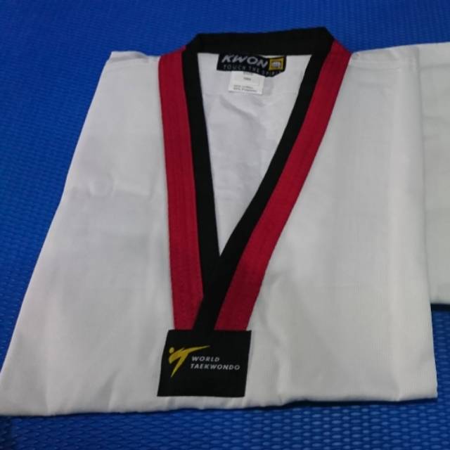 Dobok Kwon Poom /Pemula Kerah Merah Hitam