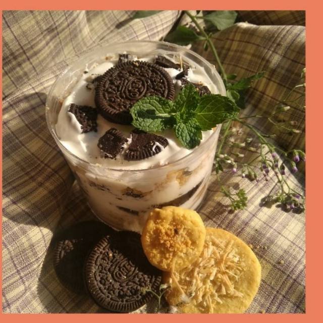 

Vanila Ice Cream with Cheese Cake and Oreo