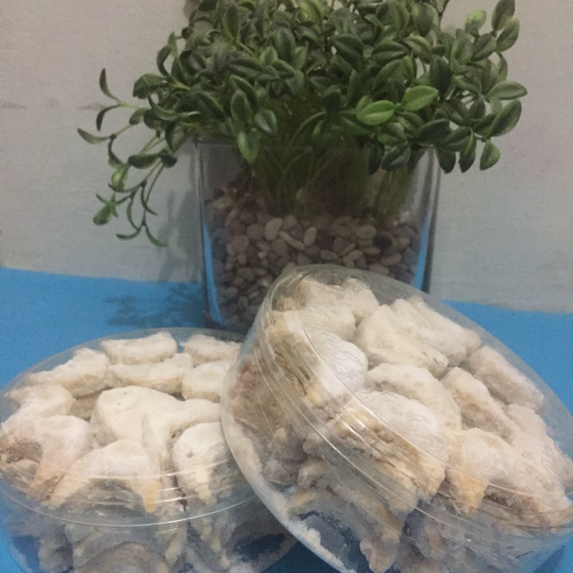 

Kue Kering Wijsman Putri Salju Mede/ Bulan Sabit Mede Ukuran 250gr