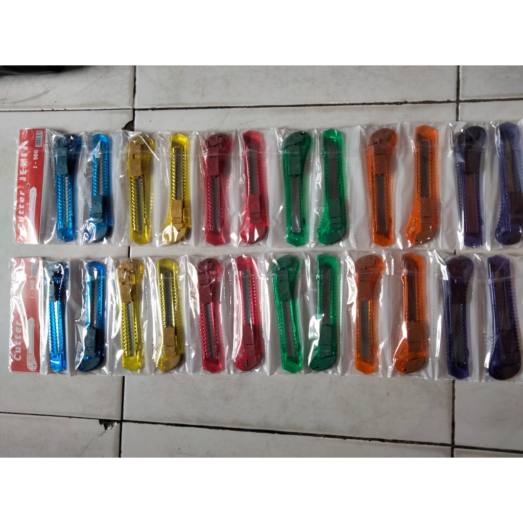 

Cutter Besar Renceng (isi 12 pcs)