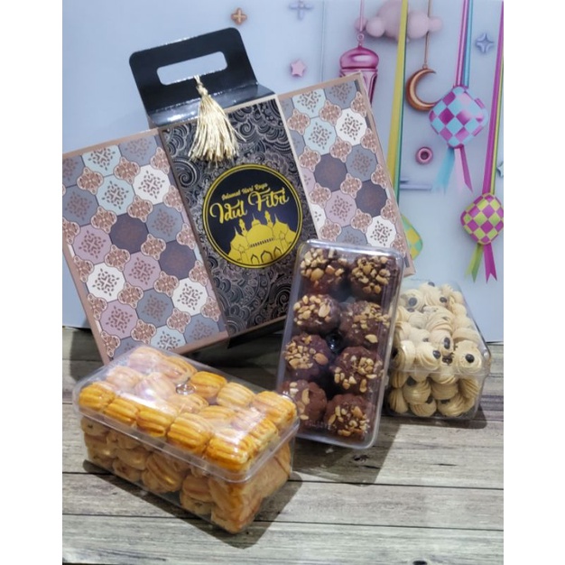 

kue pakey lebaran / Hampers kue lebaran /Kue paket / hampers / jenis kue edisi lebaran Hampers Parcel Lebaran / Biskuit Toples